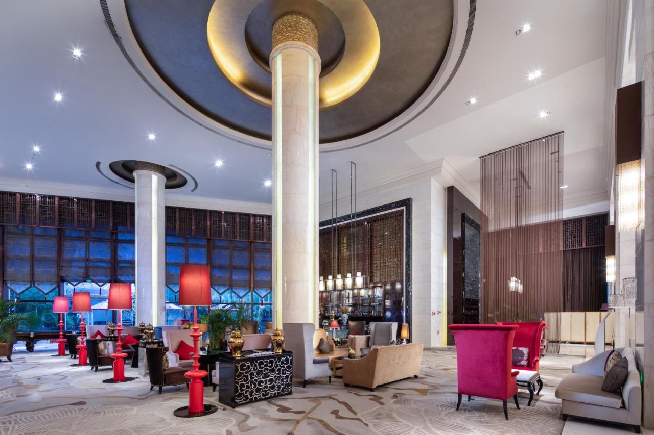 Wyndham Grand Plaza Royale Colorful Yunnan Hotell Kunming Exteriör bild