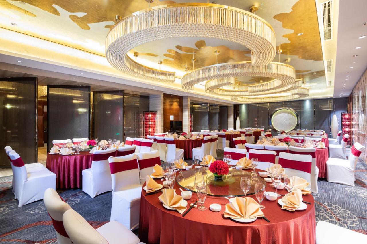 Wyndham Grand Plaza Royale Colorful Yunnan Hotell Kunming Exteriör bild