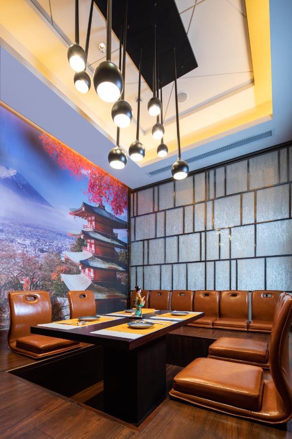 Wyndham Grand Plaza Royale Colorful Yunnan Hotell Kunming Exteriör bild