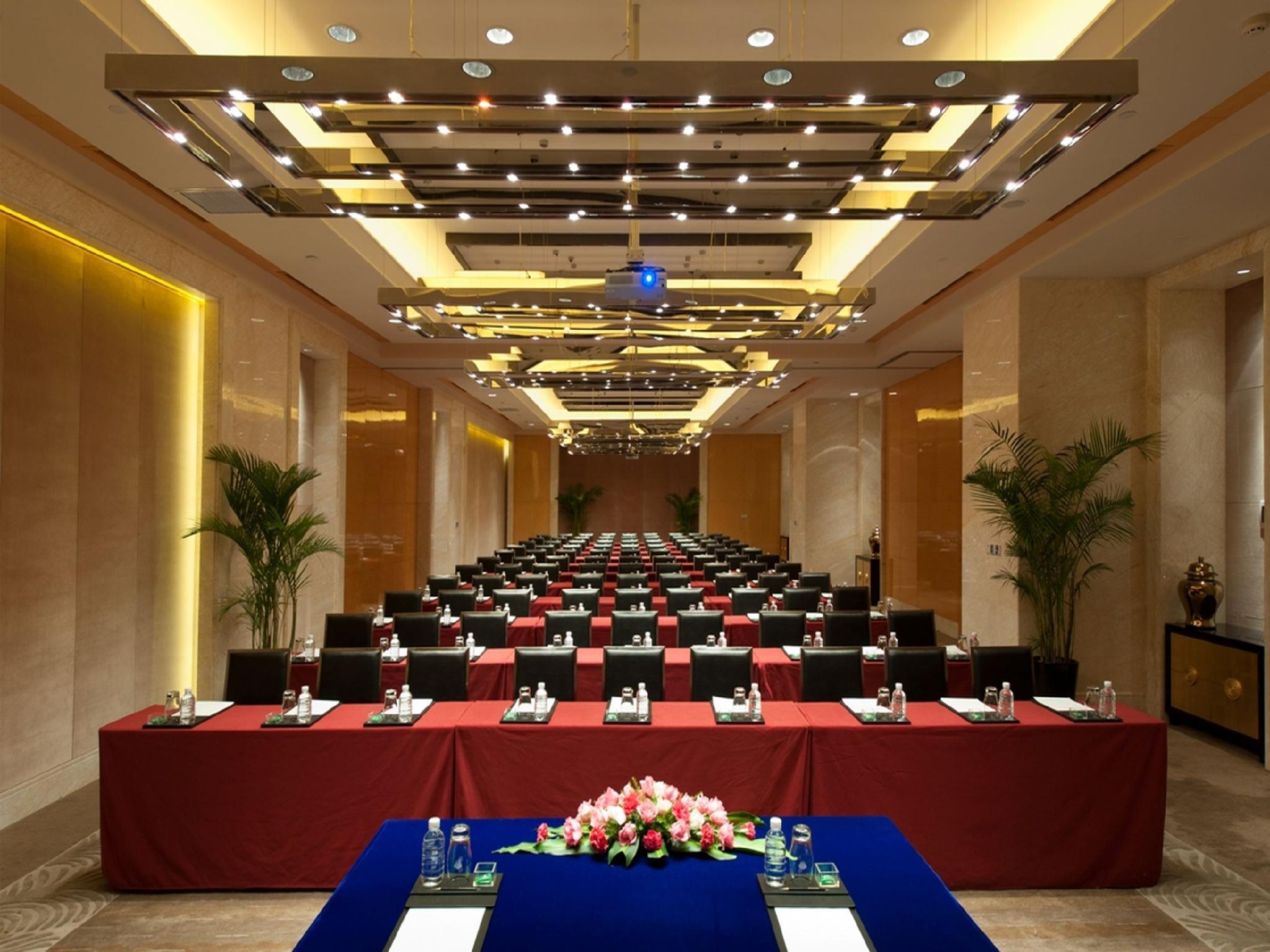 Wyndham Grand Plaza Royale Colorful Yunnan Hotell Kunming Exteriör bild