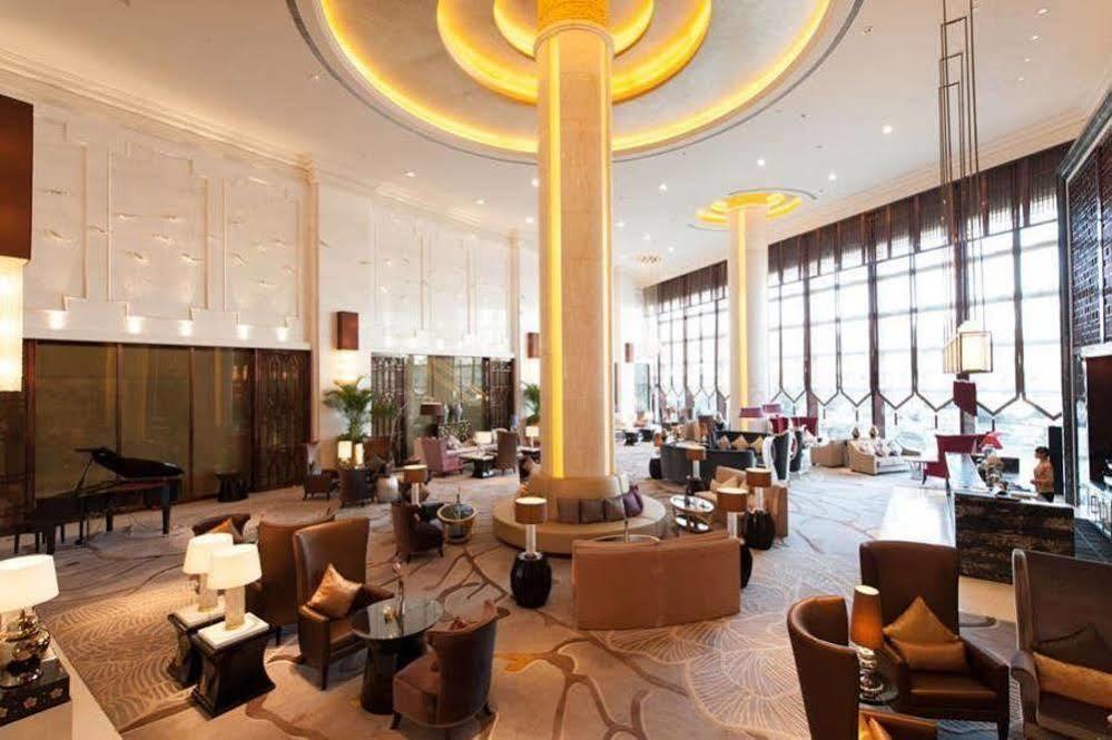 Wyndham Grand Plaza Royale Colorful Yunnan Hotell Kunming Exteriör bild