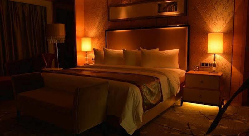 Wyndham Grand Plaza Royale Colorful Yunnan Hotell Kunming Exteriör bild